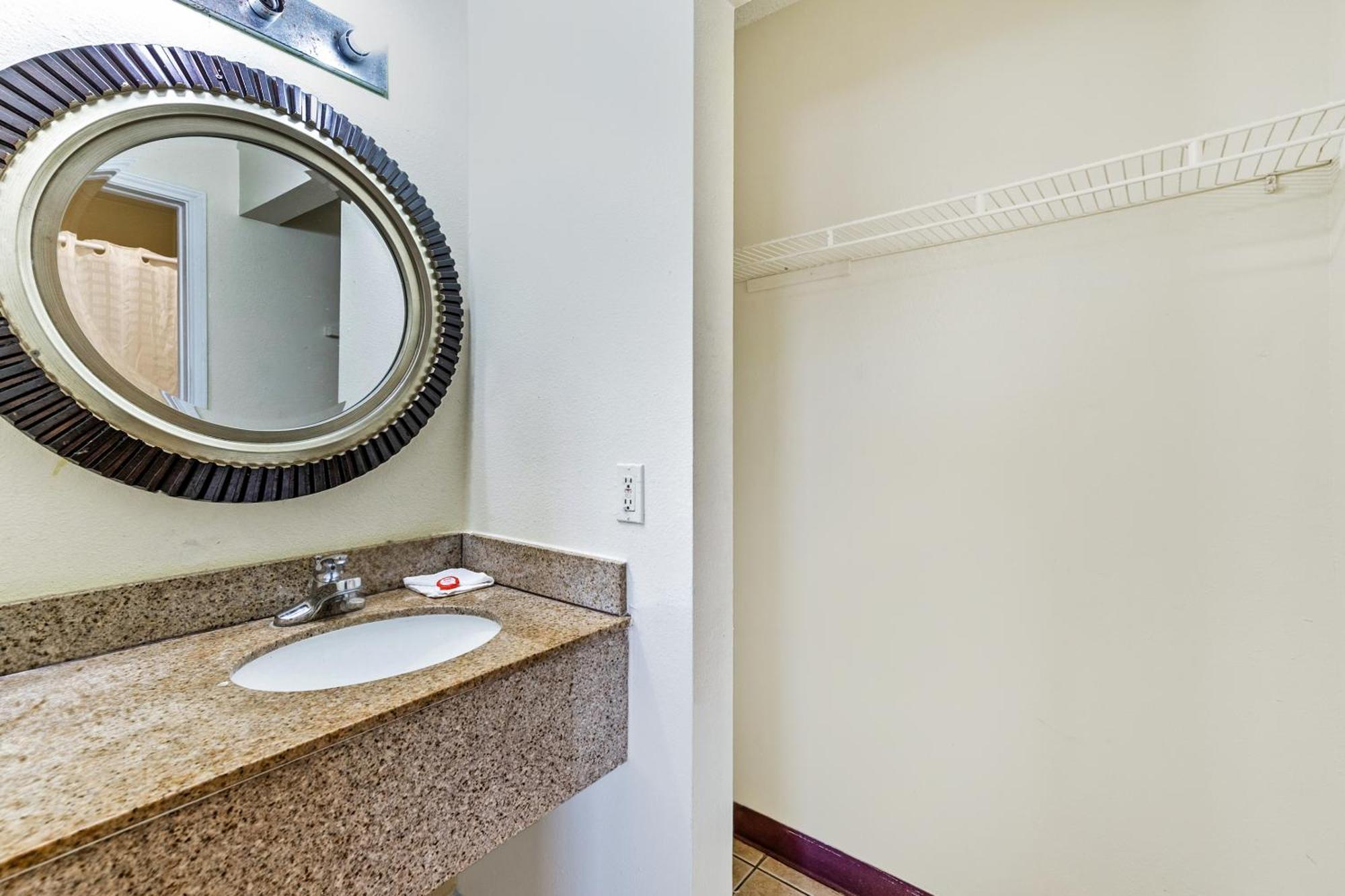 Oyo Hotel San Antonio Lackland Near Seaworld Zewnętrze zdjęcie